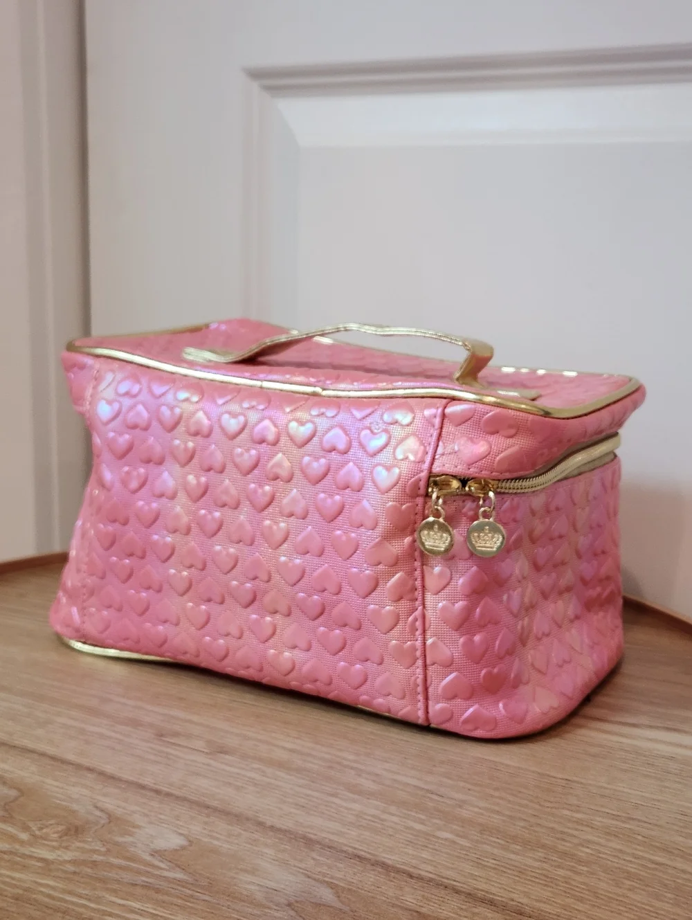 Juicy Couture Pink Heart Embossed Cosmetic Case - Picture 4 of 7